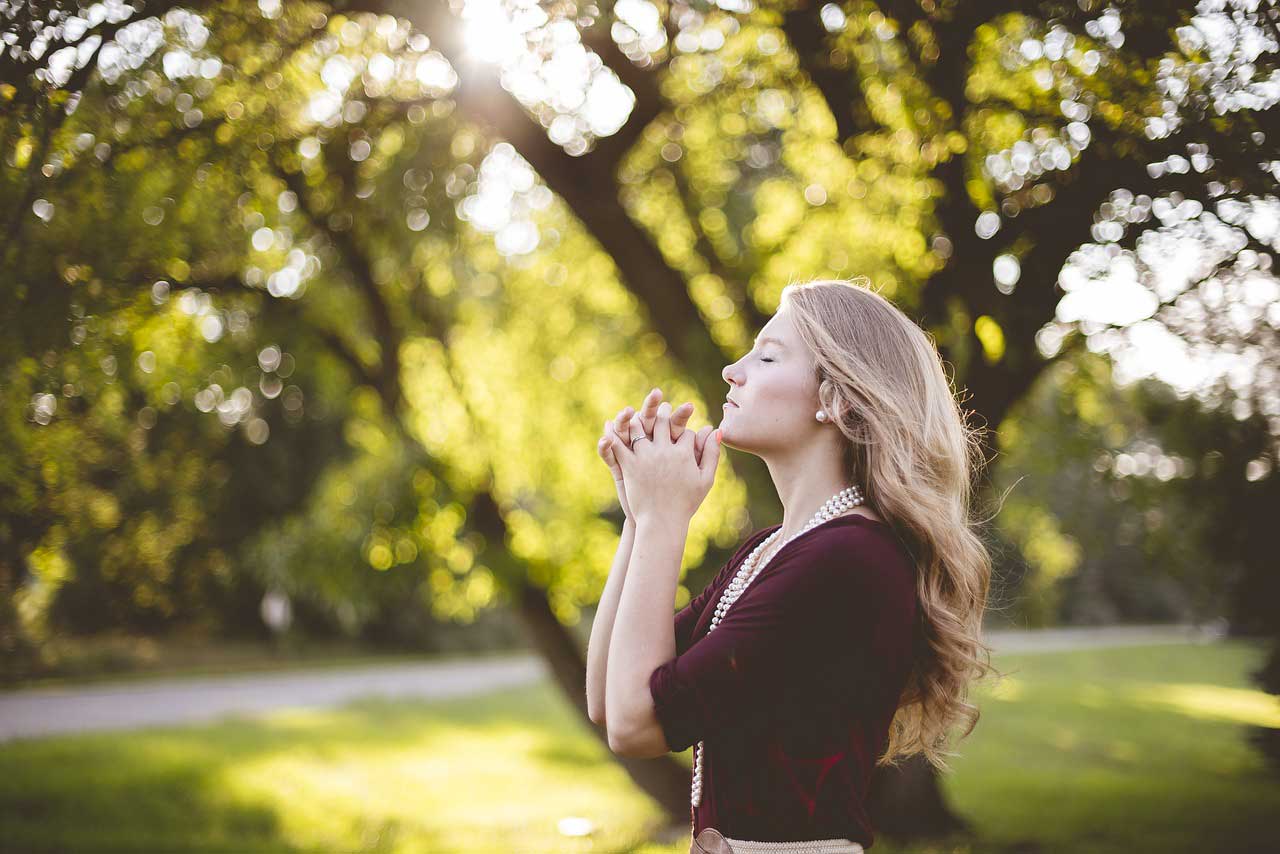 military spouse praying